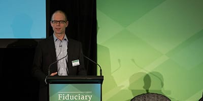 Follow the fundamentals: mispricing in currency markets