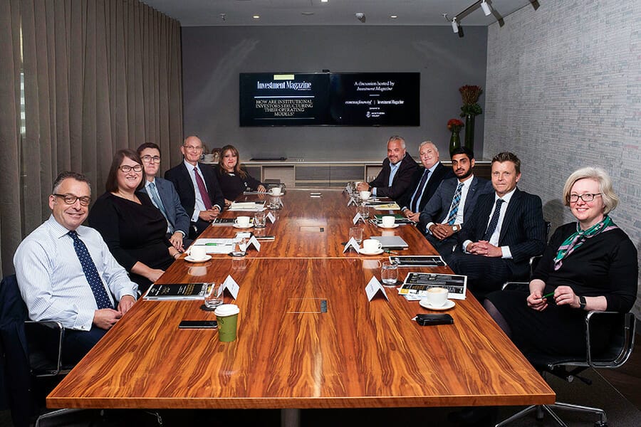 An insourcing and outsourcing mix for the middle office