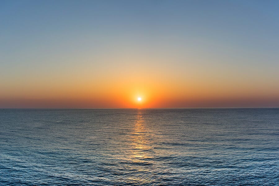 Long-term investing benefits from short-term analysis