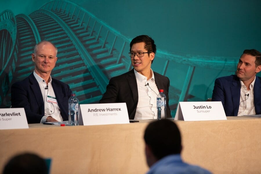 Multiple currency drivers baffle investors