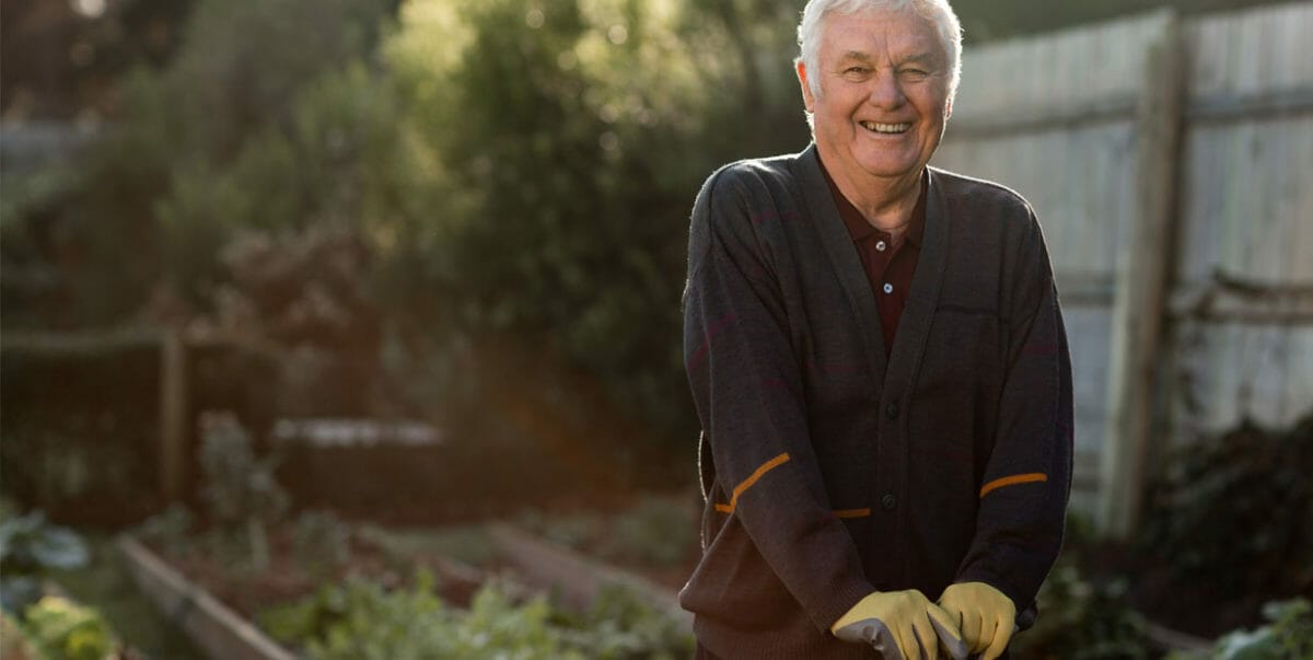 Dealing with lifetime uncertainty