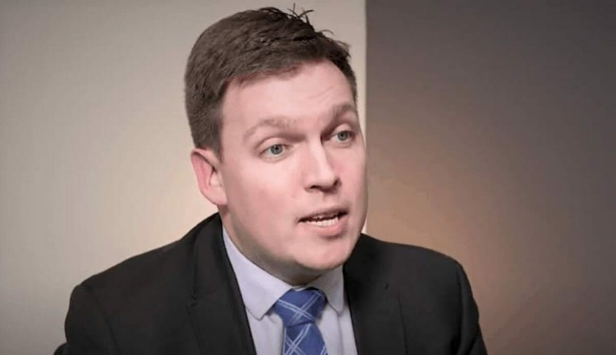 Super funds holding steady as offshore markets fall, inflation grows and interest rates rise