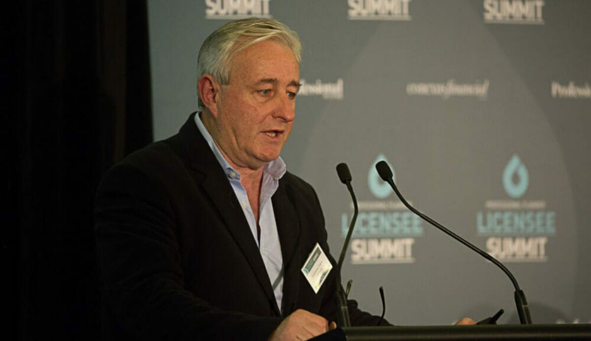 Strengths and flaws of licensees through the eyes of advisers