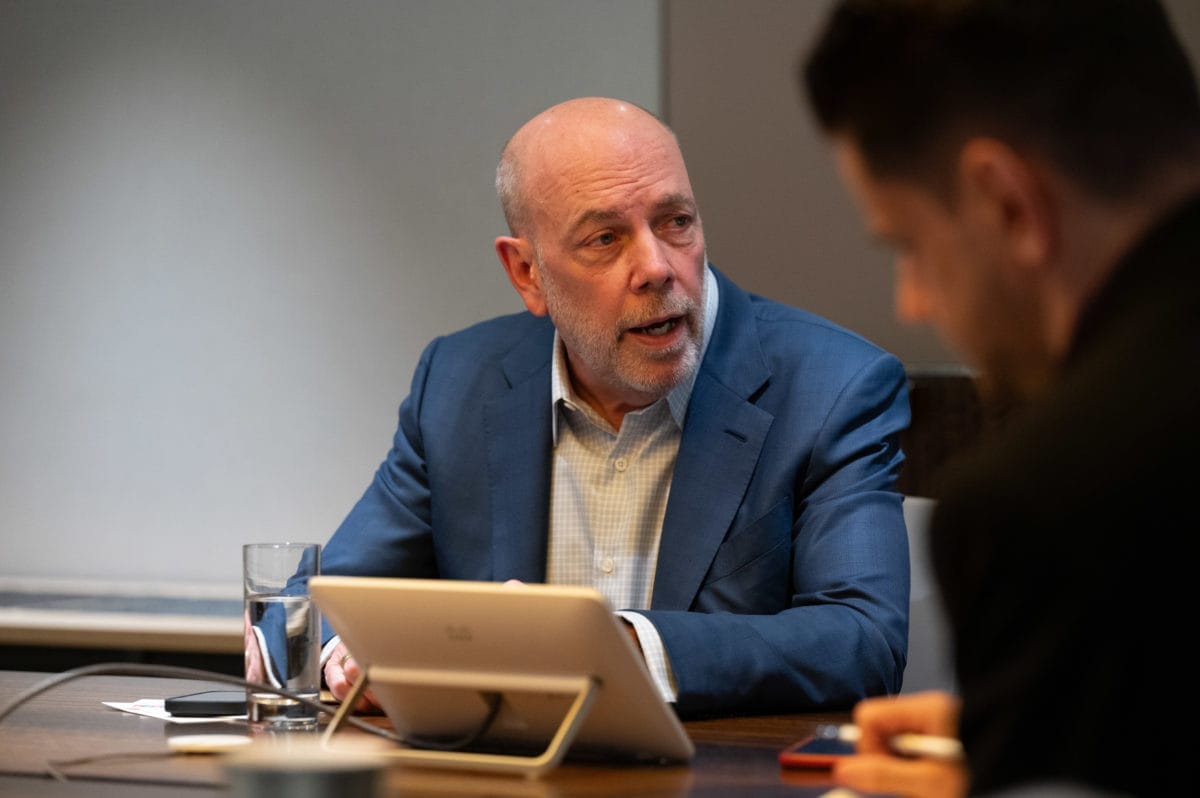 Major asset managers gamble with developing AI tech