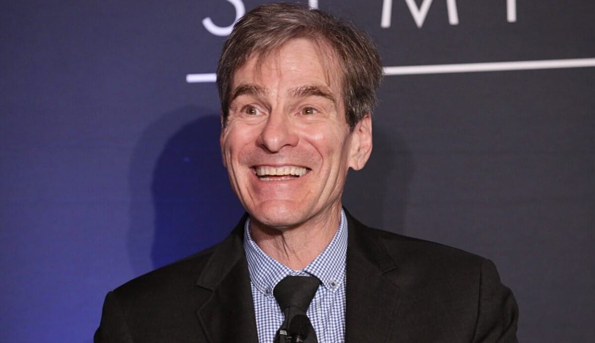 How long-term investors should think about stock-bond correlations