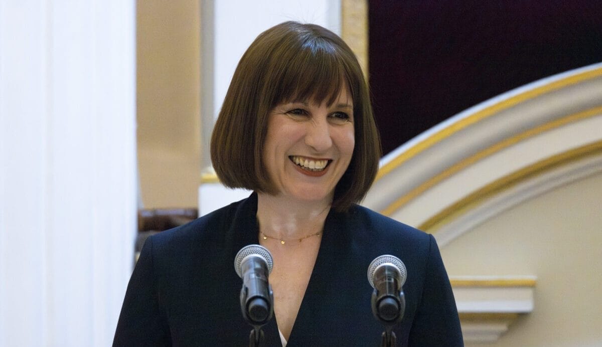 UK unveils ‘Australian-style mega-funds’ ambition for pension system